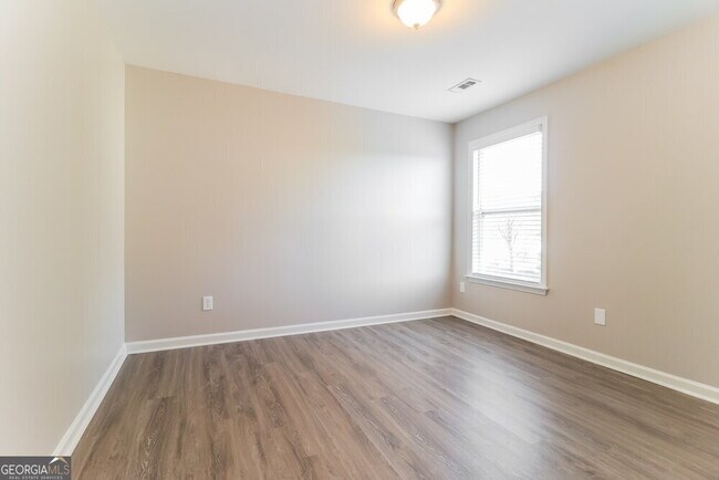 Building Photo - 66 Longwood Ct