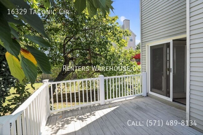 Building Photo - 16329 Taconic Cir