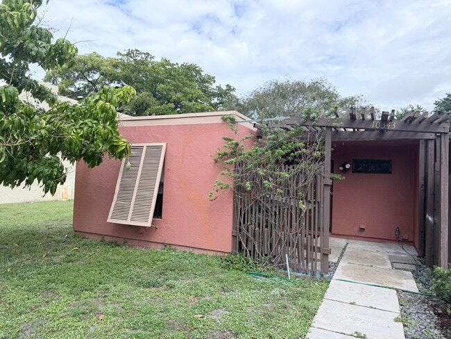 Building Photo - 10343 Greenhouse Rd