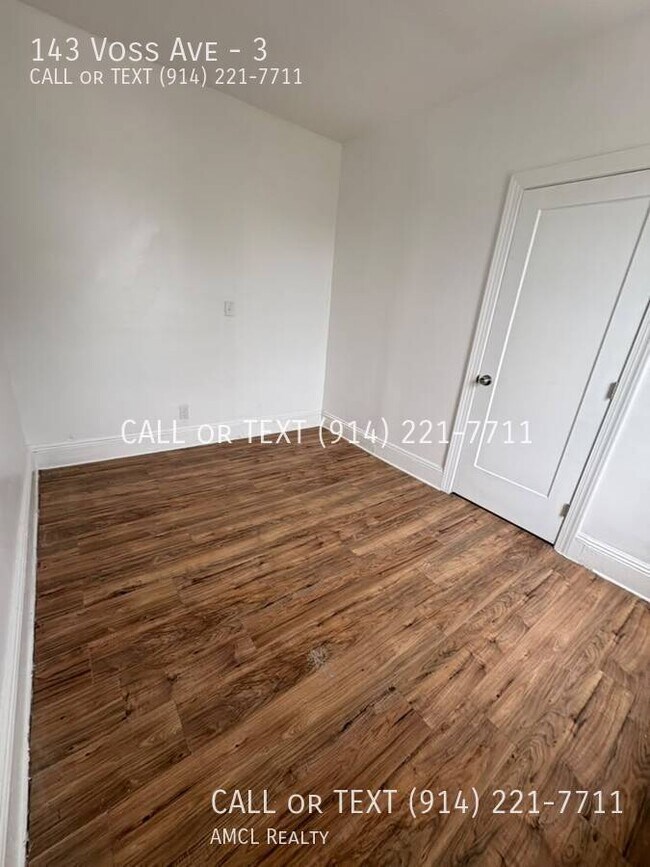 Building Photo - 143 Voss Ave