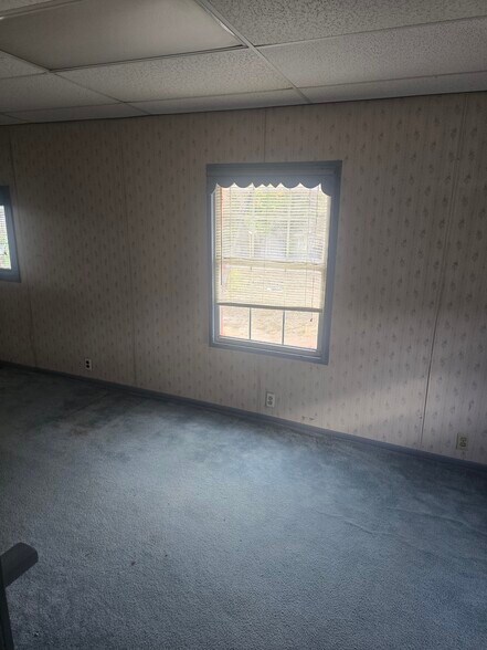 Building Photo - 3251 W Woodlawn Ave