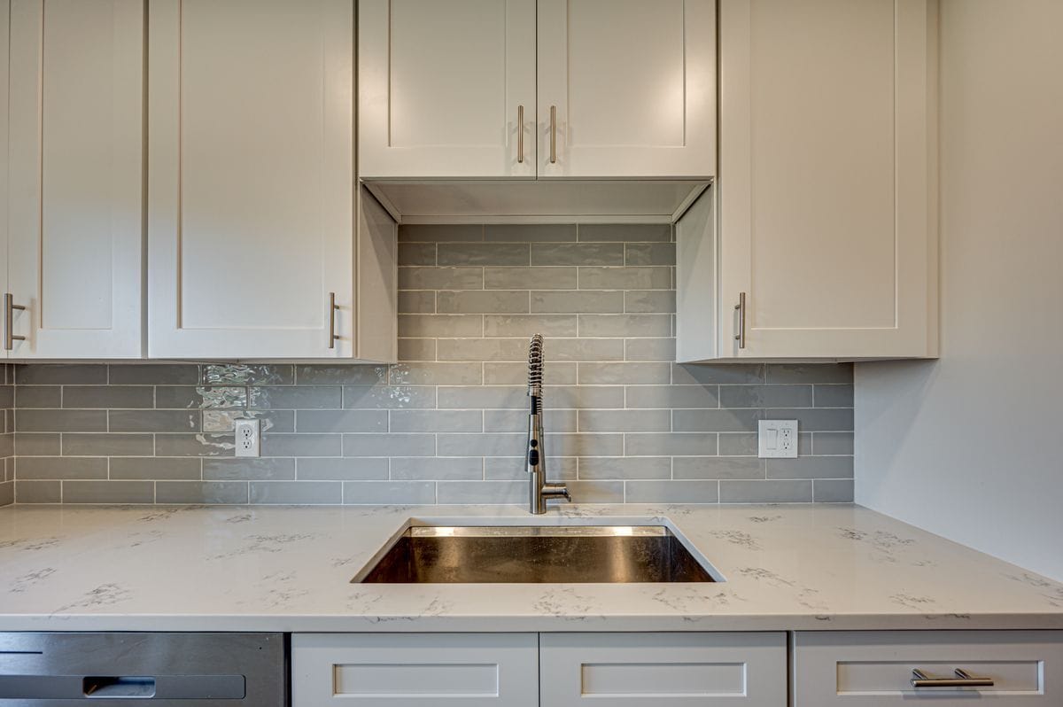 Building Photo - 634 NE 19th Ave