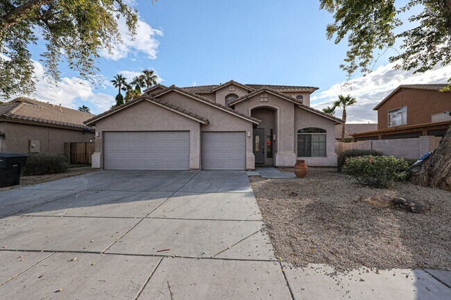 Building Photo - Location! Fully remodelled 4Bed/3Bath Home in Chandler, with pool