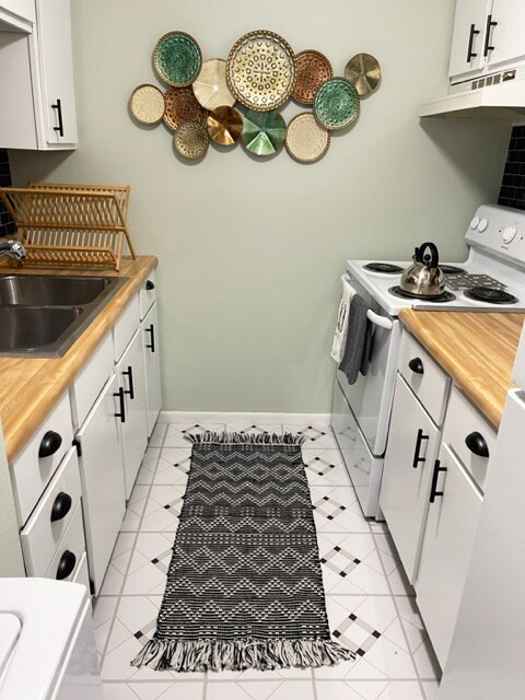 Galley Kitchen - 7 Oak Trl