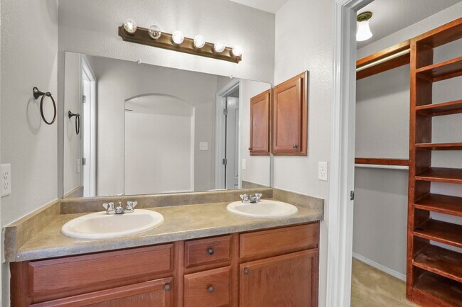 Building Photo - 2300 Glitter Point