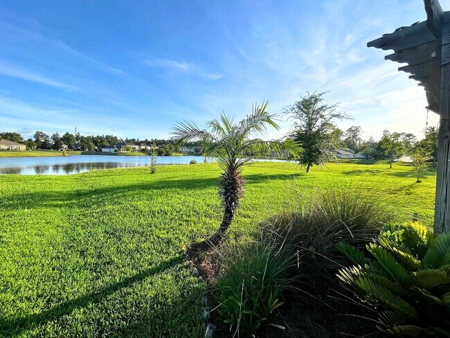 Building Photo - 4/2 with Community Amenities