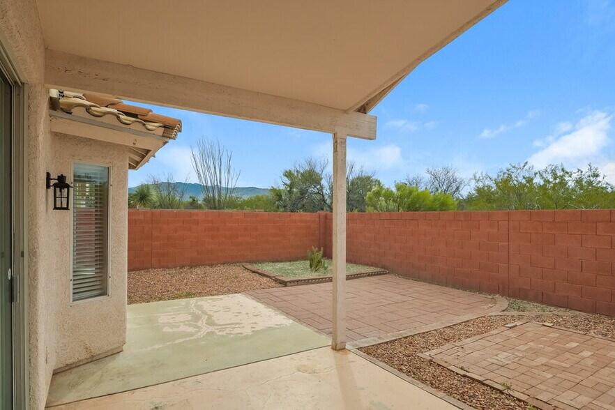 Building Photo - 10030 E English Woods Rd