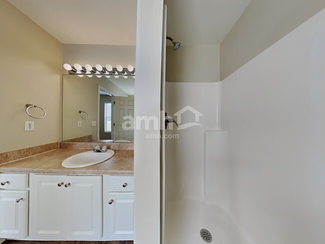 Building Photo - 614 Fairgreen Trl