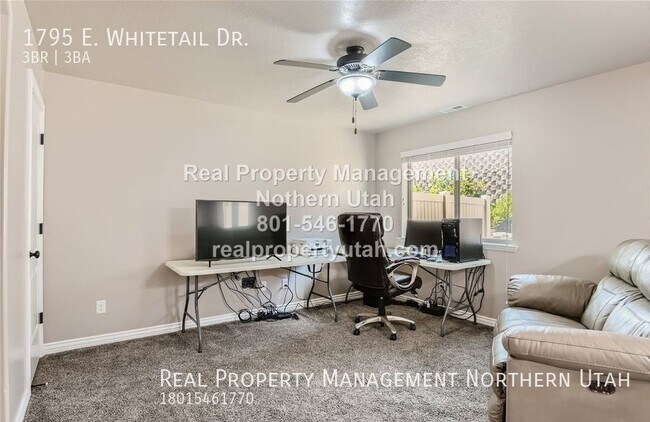 Building Photo - 1795 E Whitetail Dr