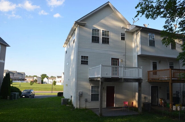 Building Photo - 311 Emerson Ln