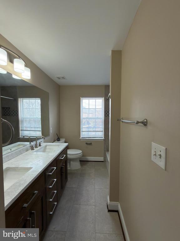 Building Photo - 13580 Den Hollow Ct