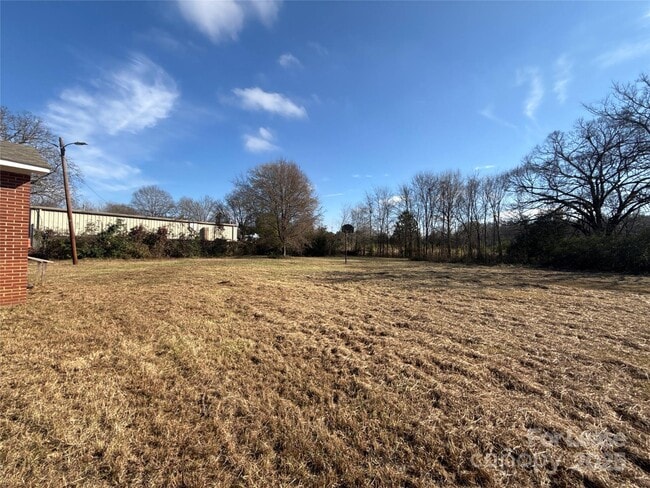 Building Photo - 6005 Waxhaw Hwy