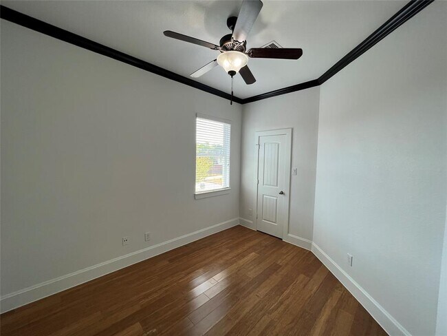 Building Photo - 6724 Keats Ave