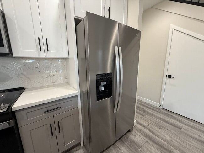 Building Photo - A614