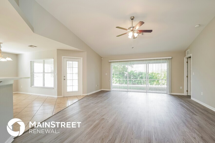 Building Photo - 3620 NE 9th Ave