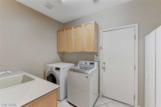 Building Photo - 4344 Tall Tree St