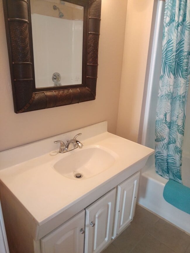 Building Photo - 3 Bed / 2 Bath Home + 1 bed / 1 bath Casita & work shop