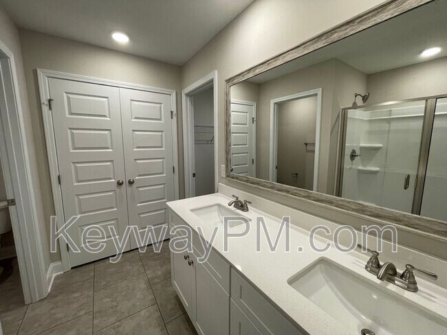 Building Photo - 3089 Venetian Dr
