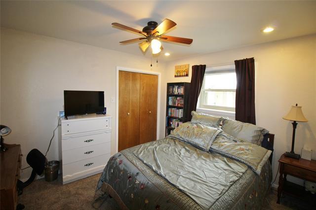 Building Photo - 18359 Hickory Cir