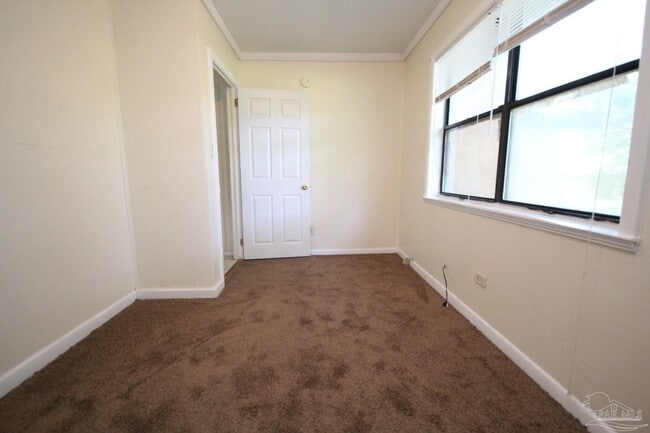 Building Photo - 703 N 72nd Ave