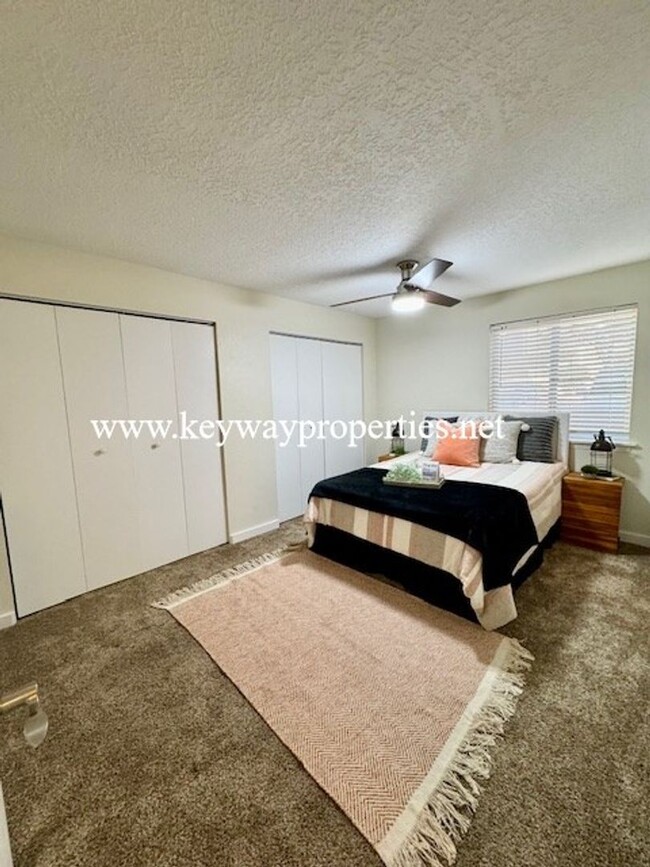 Building Photo - ***Deposit Moves you in*** FootHills 3bed ...