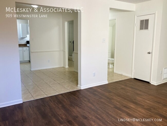 Building Photo - 909 Westminster Ln