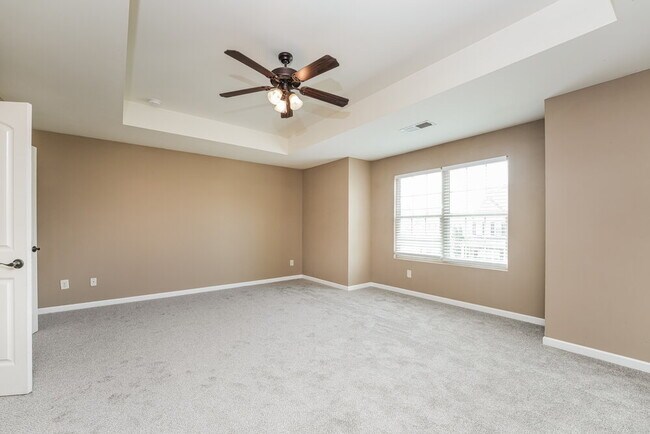 Building Photo - 981 Rock Elm Dr