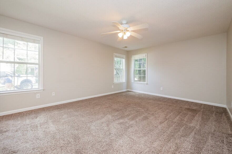 Building Photo - 23 Woodmere