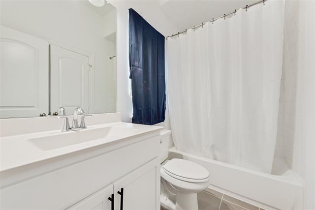 Building Photo - 1027 Huckleberry St