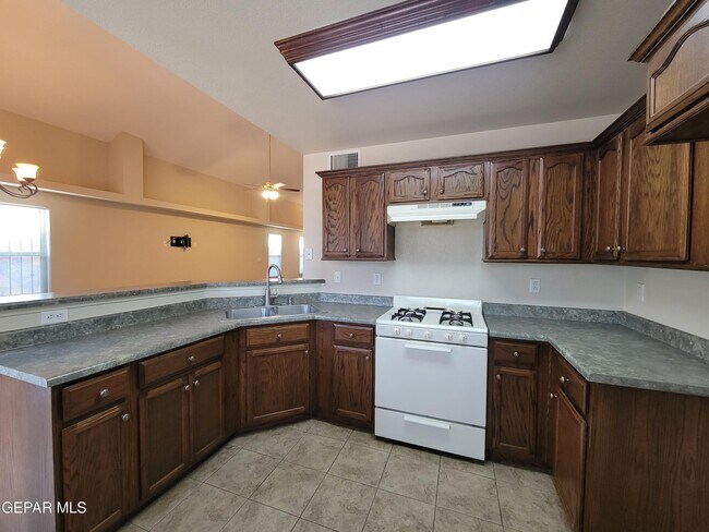 Building Photo - 14267 Pacific Point Dr