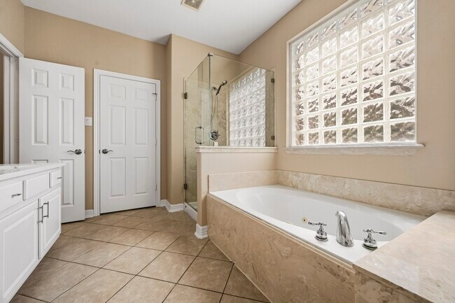 Building Photo - 4106 Applecreek Bend Dr