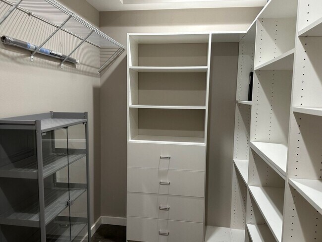 Building Photo - Beacon Hill Townhouse