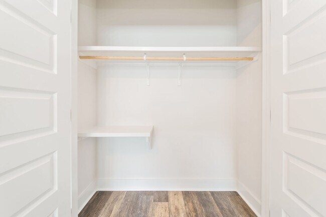 Building Photo - FOR RENT in LAFAYETTE!