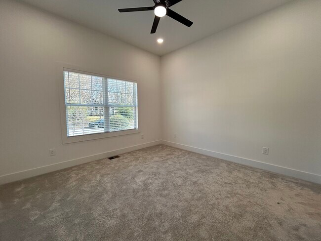 Building Photo - 73 Whitefoord Ave SE