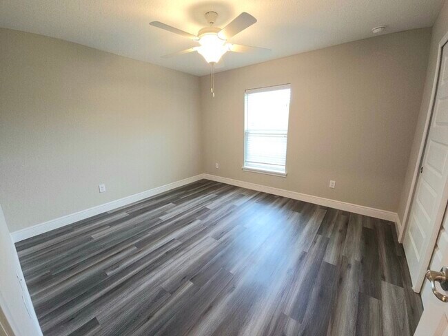 Building Photo - 2959 W Buccaneer Ln