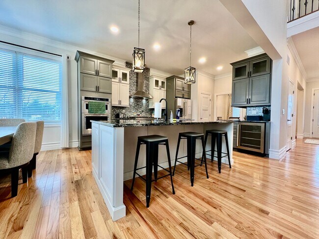 Building Photo - NEW, big, beautiful, Executive Home Liberty Twp