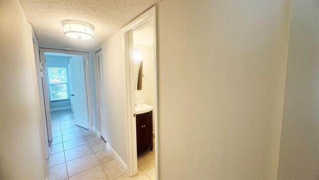 Building Photo - 7547 S Oriole Blvd