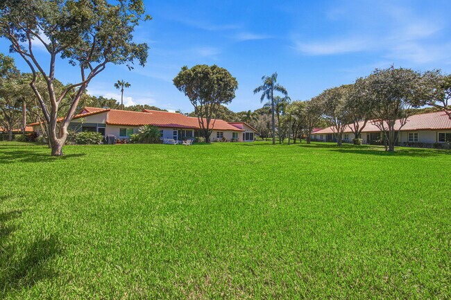 Building Photo - 6070 Sunny Manor Ct