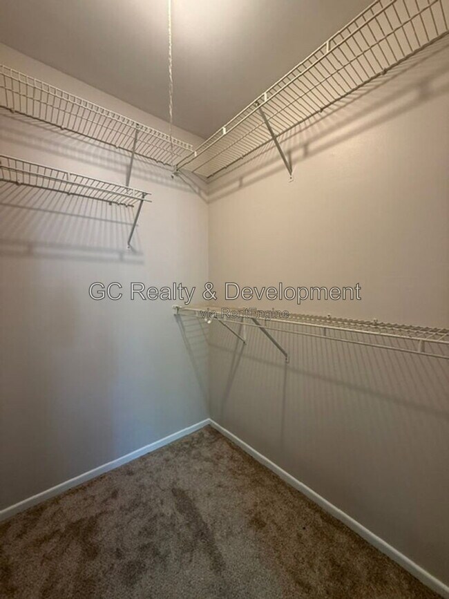 Building Photo - 1319 N Winslowe Dr
