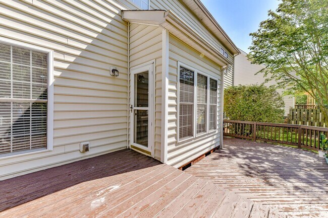 Building Photo - 16829 Hampton Trace Rd