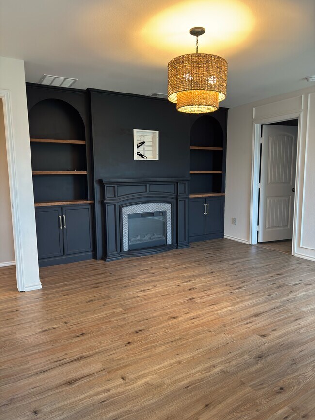 Building Photo - 6905 Baron Dr