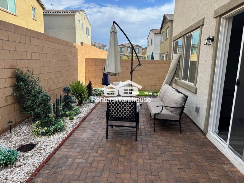 Building Photo - 856 Benning St