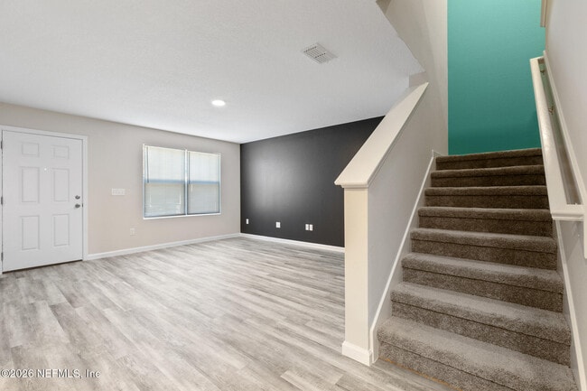 Building Photo - 8822 Eaton Ave