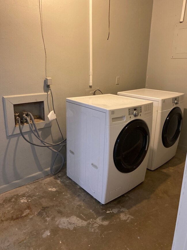 Building Photo - 3107 Aberdeen Ave