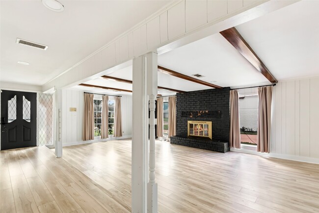 Building Photo - 3602 Ridgeview Dr