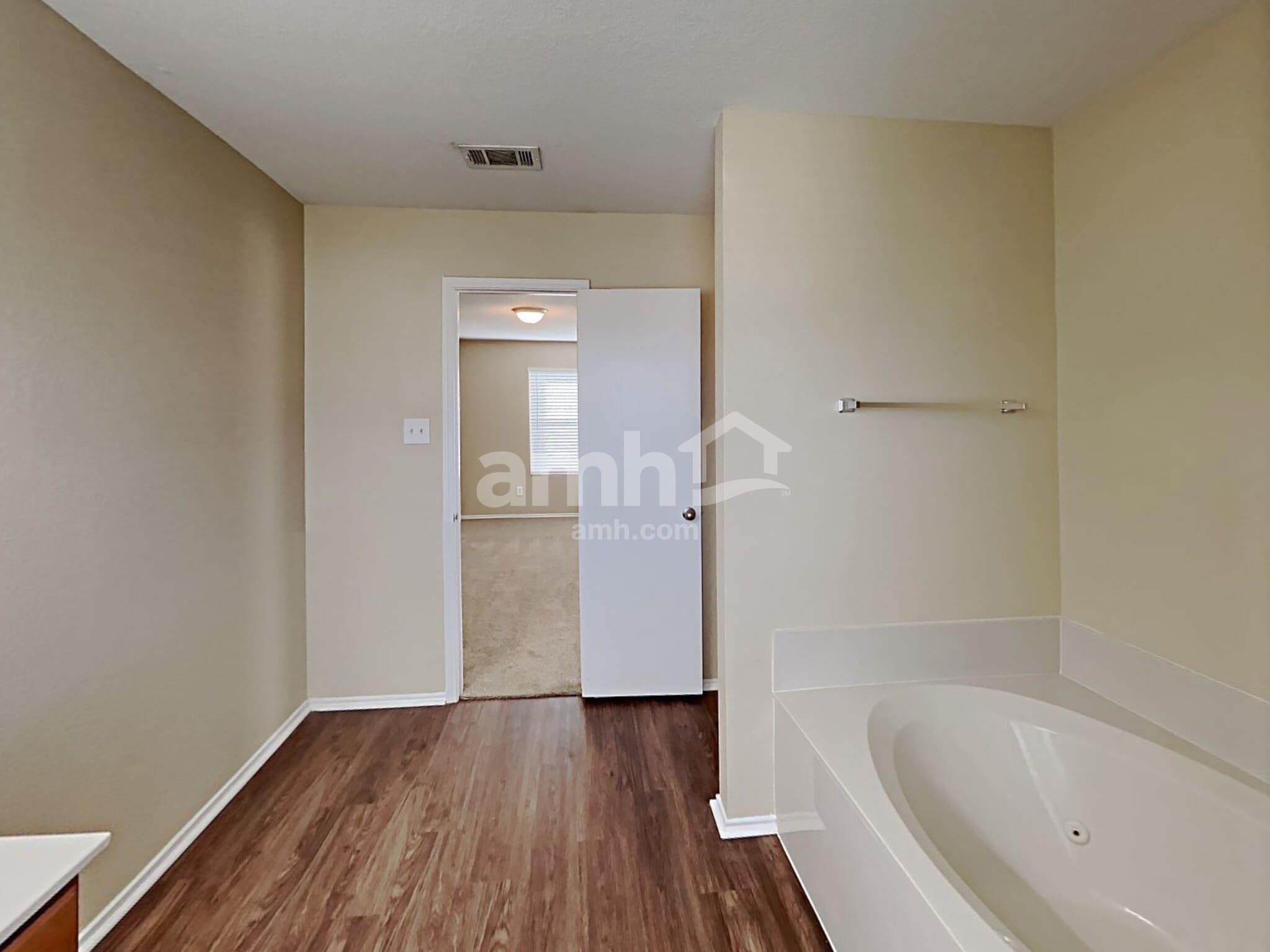Building Photo - 7152 Little Mohican Dr