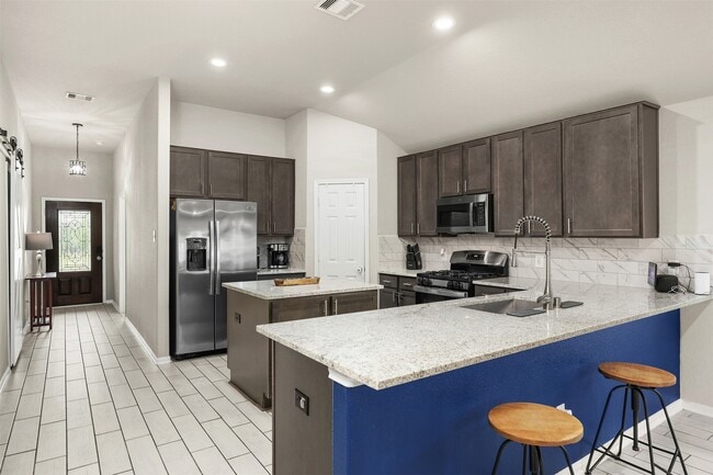 Building Photo - 2214 Sand Lily Dr