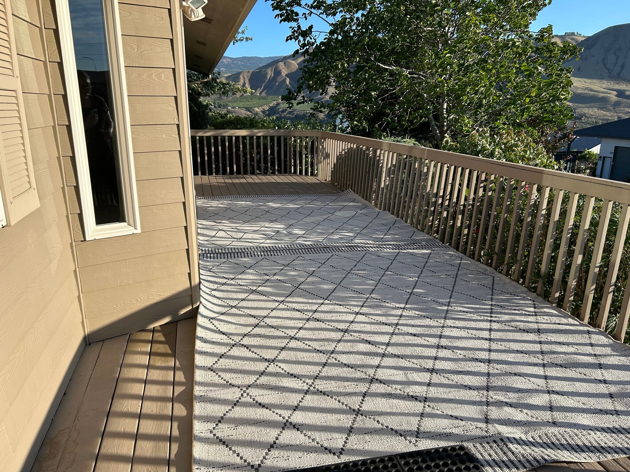 Back Deck - 632 S Lawler Ave