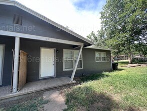 Building Photo - 1514 Park Ln