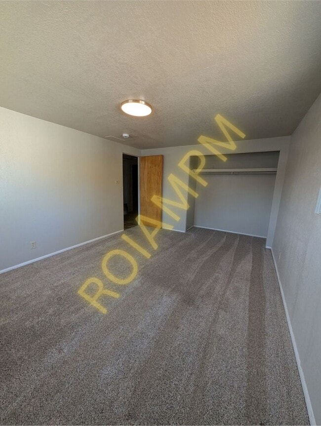 Building Photo - Spacious 4-Bedroom Home in Prime Twin Fall...